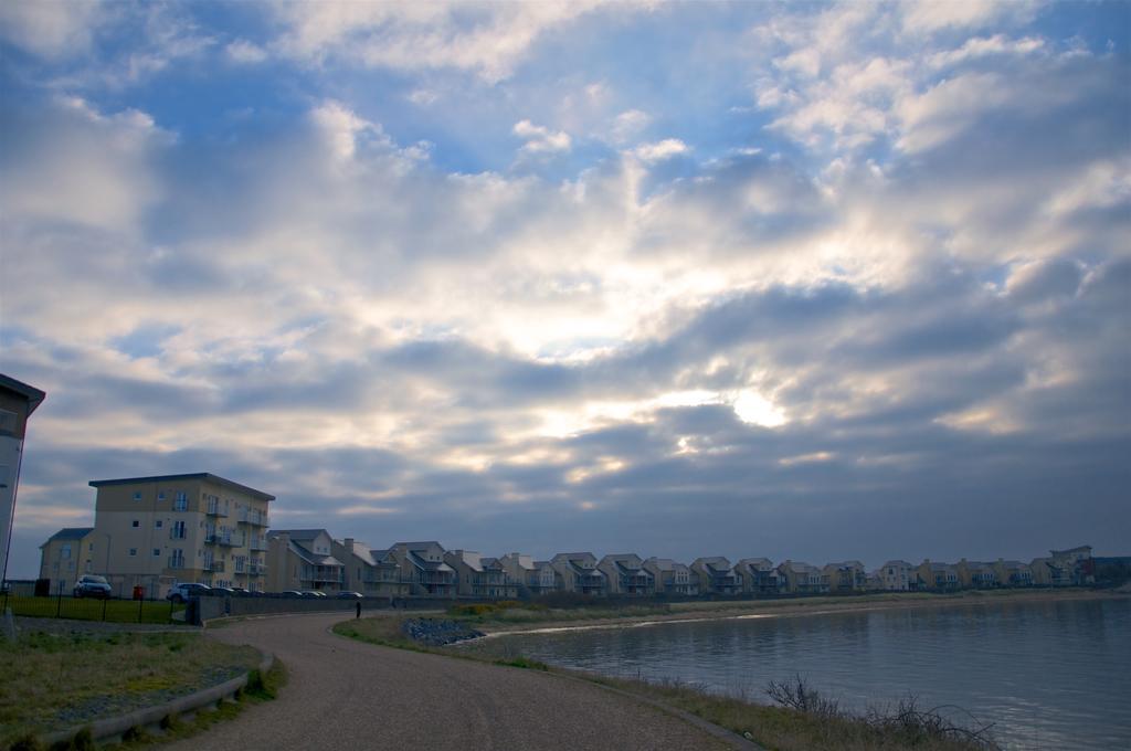 Traeth Bychan Apartment Llanelli Luaran gambar